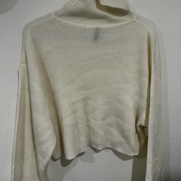 H&M Cream turtleneck - Picture 3 of 3